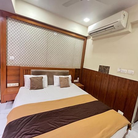 Bansuri Hotel - Opposite Shreenathji Temple Just80Mtr Walk L 1Min Away 966O9O1Oo6 Nāthdwāra Zewnętrze zdjęcie