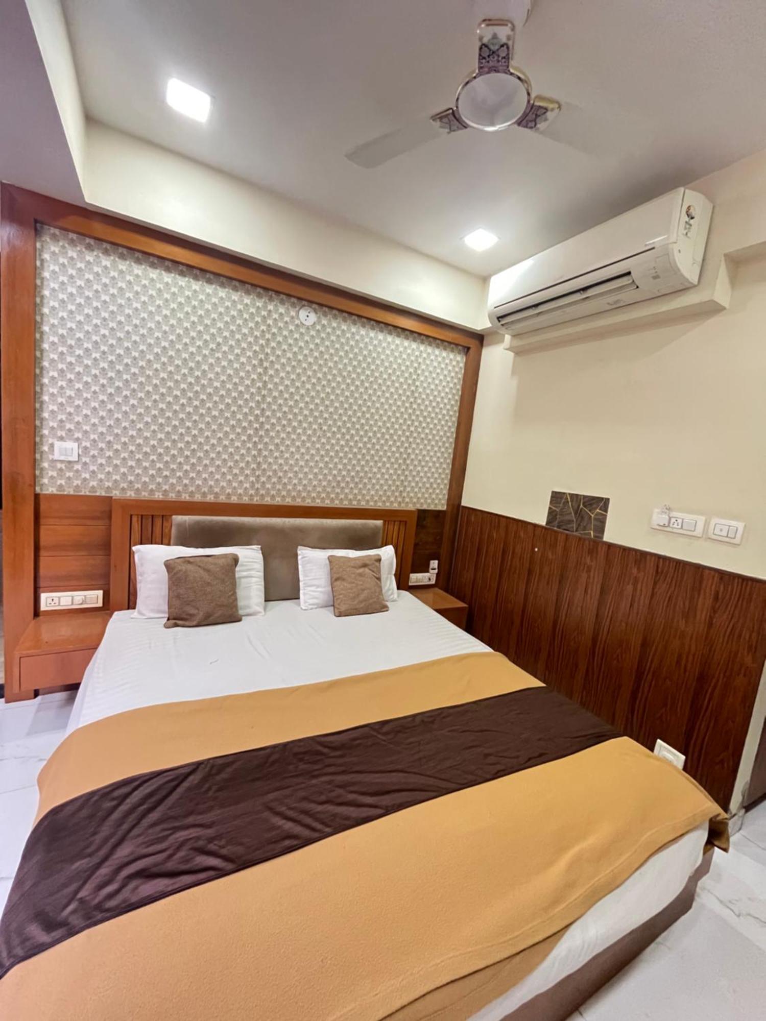 Bansuri Hotel - Opposite Shreenathji Temple Just80Mtr Walk L 1Min Away 966O9O1Oo6 Nāthdwāra Zewnętrze zdjęcie