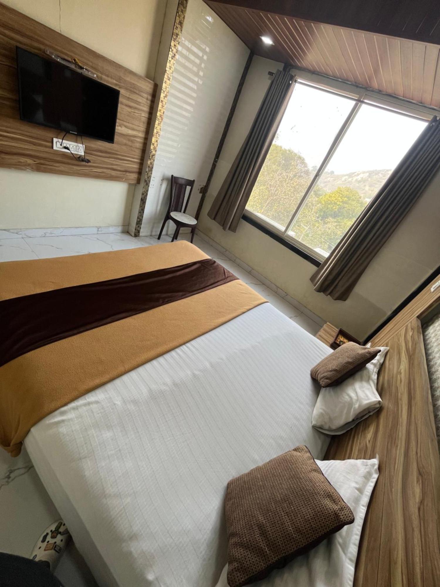 Bansuri Hotel - Opposite Shreenathji Temple Just80Mtr Walk L 1Min Away 966O9O1Oo6 Nāthdwāra Zewnętrze zdjęcie