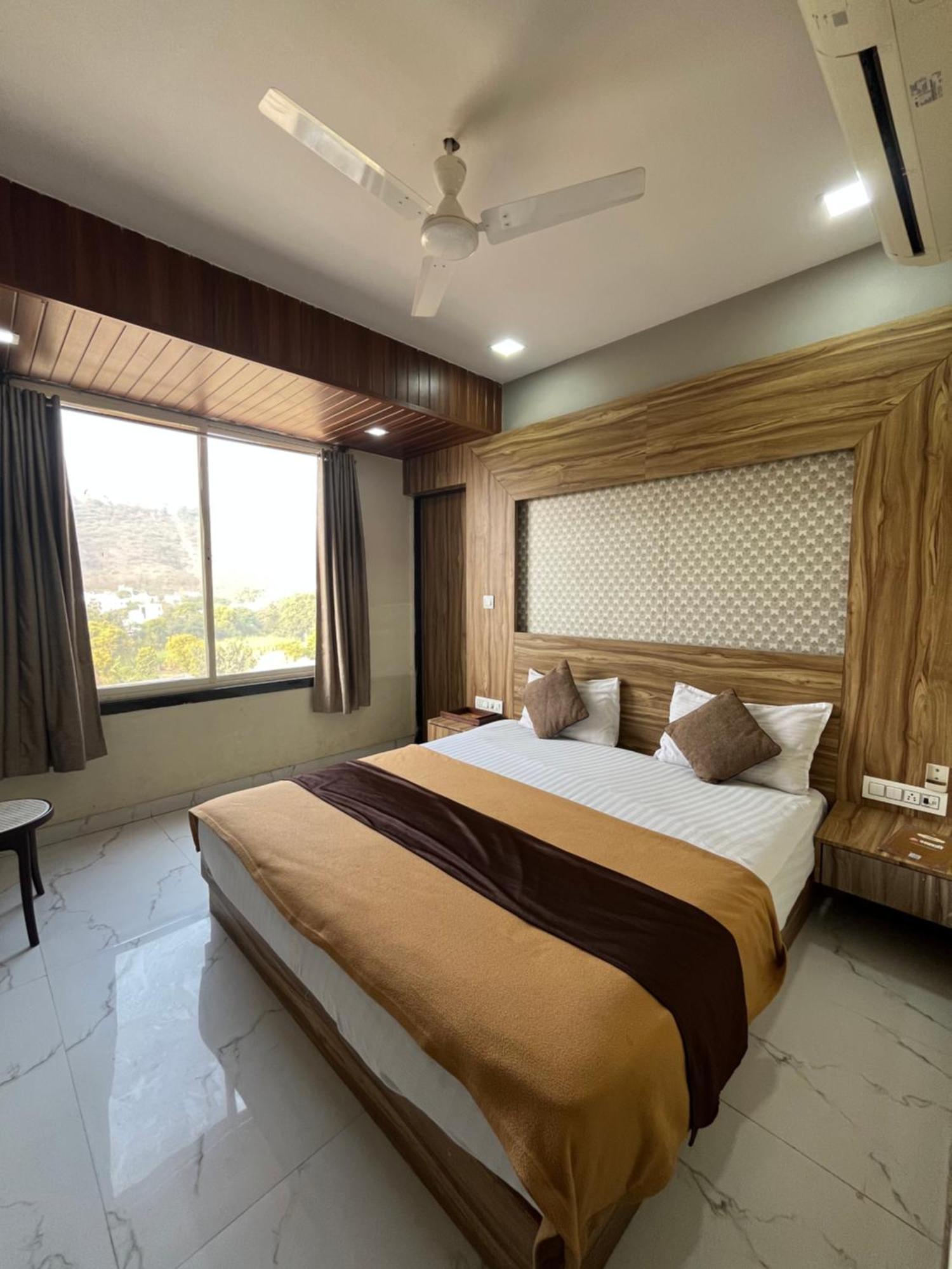 Bansuri Hotel - Opposite Shreenathji Temple Just80Mtr Walk L 1Min Away 966O9O1Oo6 Nāthdwāra Zewnętrze zdjęcie