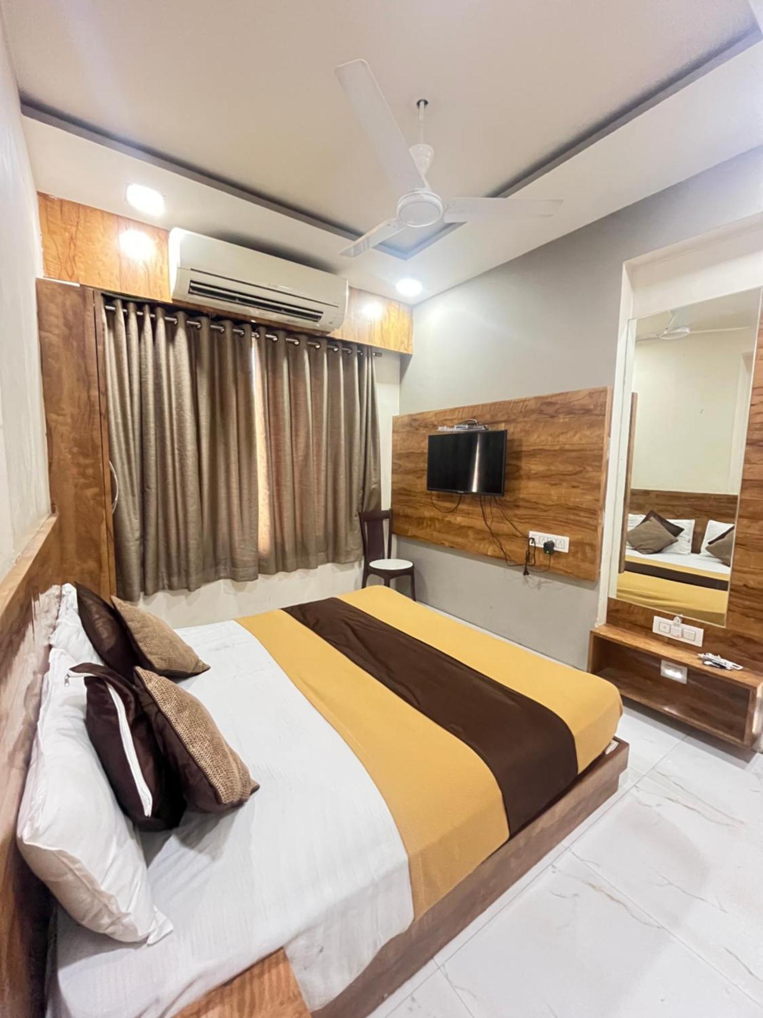 Bansuri Hotel - Opposite Shreenathji Temple Just80Mtr Walk L 1Min Away 966O9O1Oo6 Nāthdwāra Zewnętrze zdjęcie