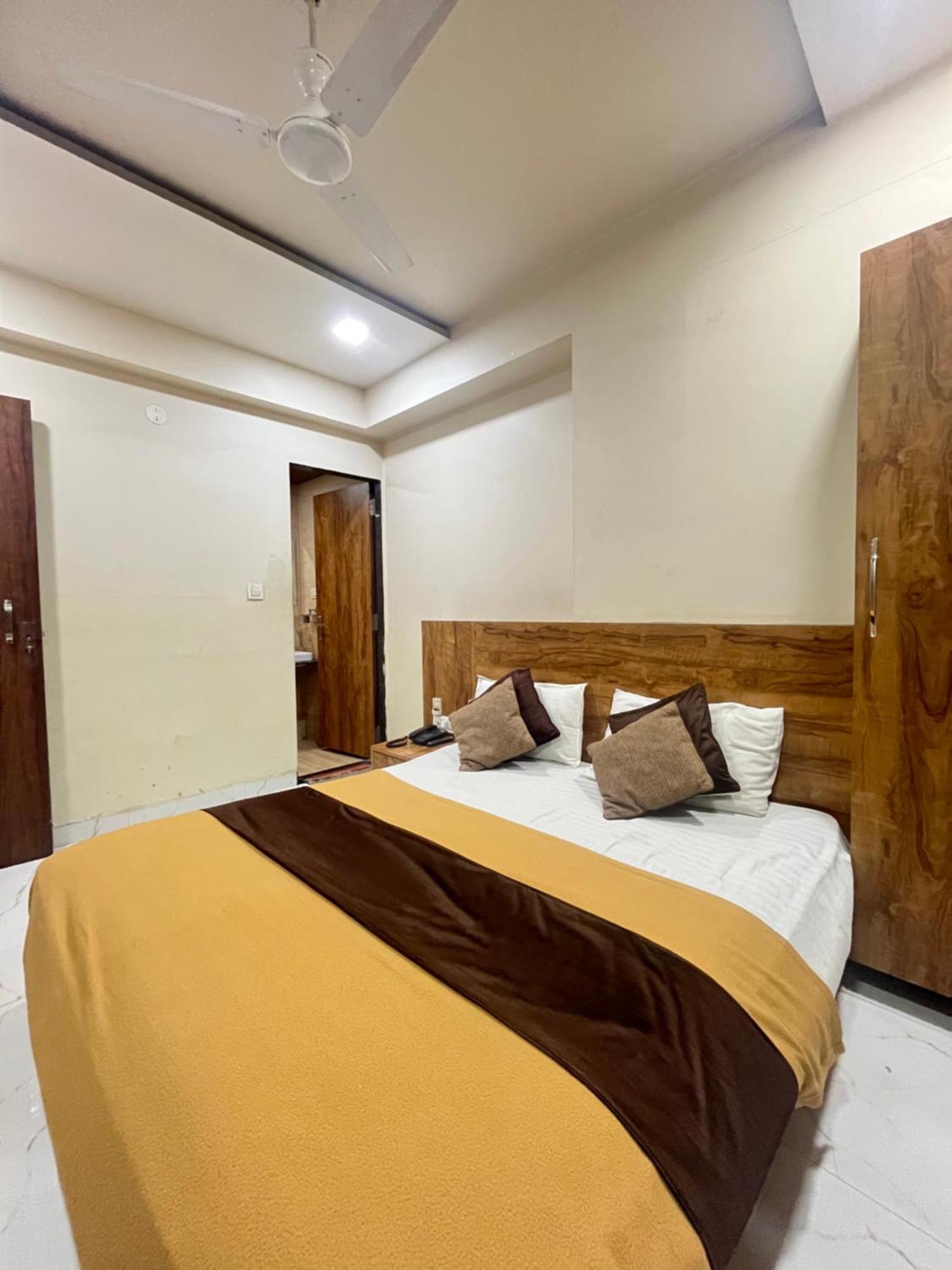 Bansuri Hotel - Opposite Shreenathji Temple Just80Mtr Walk L 1Min Away 966O9O1Oo6 Nāthdwāra Zewnętrze zdjęcie