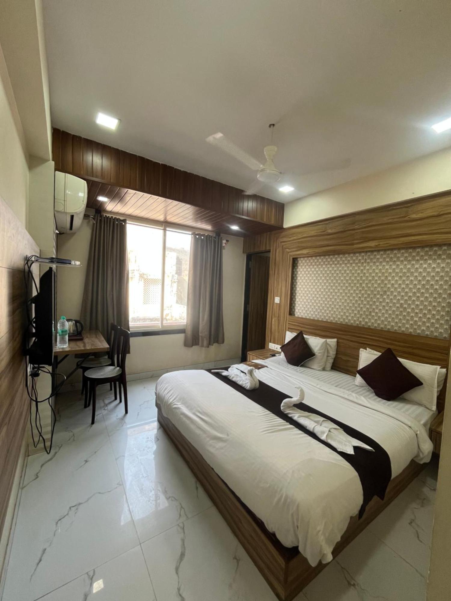 Bansuri Hotel - Opposite Shreenathji Temple Just80Mtr Walk L 1Min Away 966O9O1Oo6 Nāthdwāra Zewnętrze zdjęcie