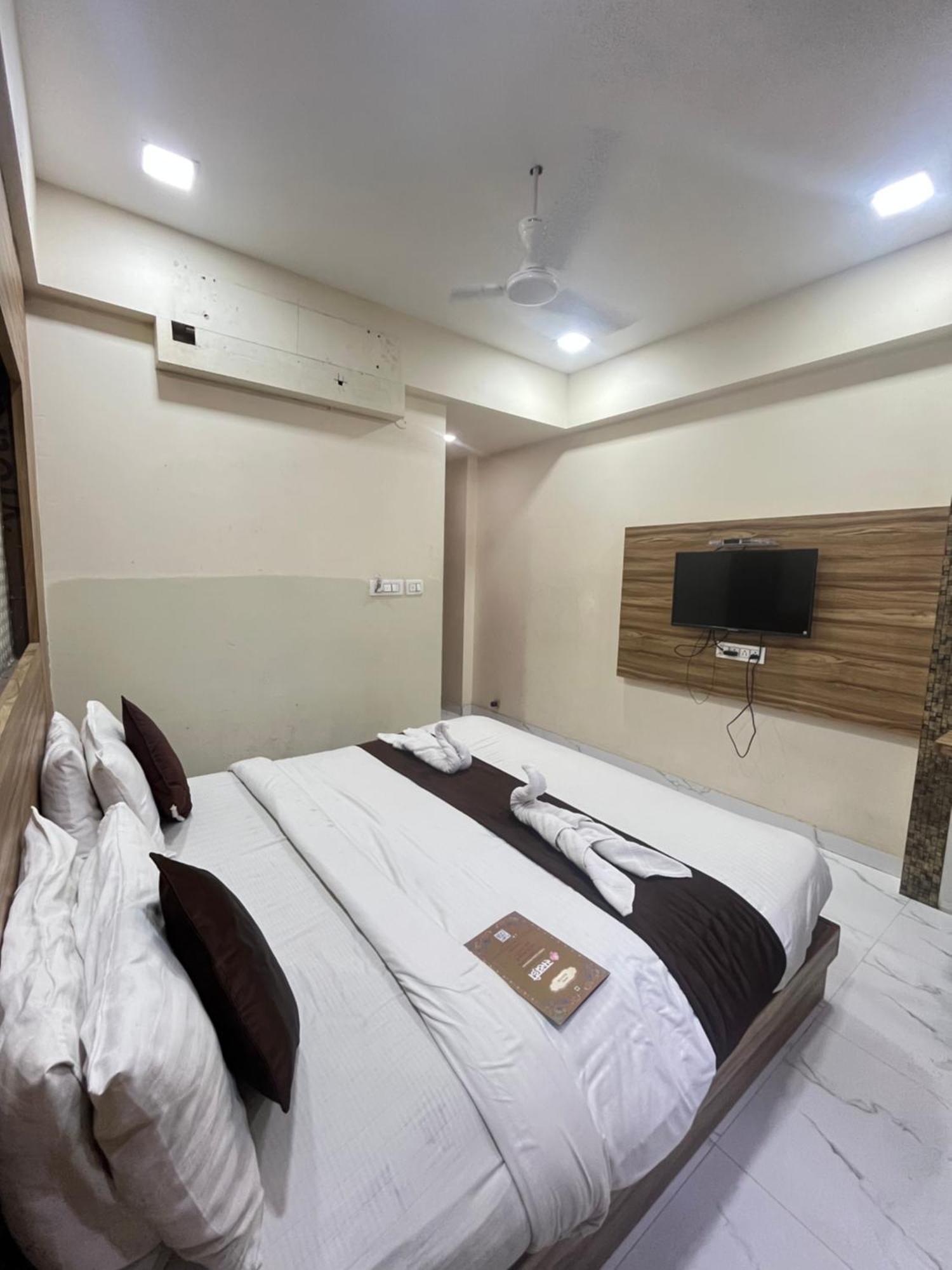 Bansuri Hotel - Opposite Shreenathji Temple Just80Mtr Walk L 1Min Away 966O9O1Oo6 Nāthdwāra Zewnętrze zdjęcie